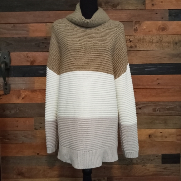 PrinStory Sweaters - EUC PrinStory 3 tone knit turtleneck sweater - XL